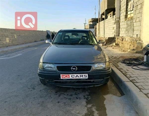 اوبل استرا